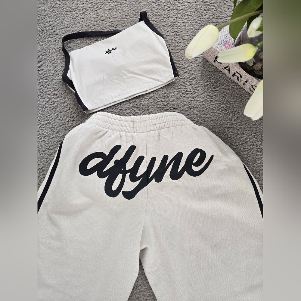 Dfyne 4th Anniversary Set Chalk (Authentic) π€ Pants Joggers And Top - Picture 4 of 17